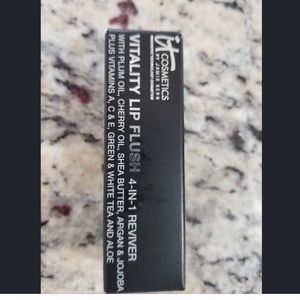 It cosmetics Bye Bye Lip Flush